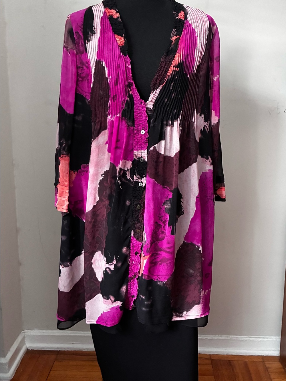 Diane Von Furstenberg Fuchsia, Black & White Abstract Button-Front Tunic Dress